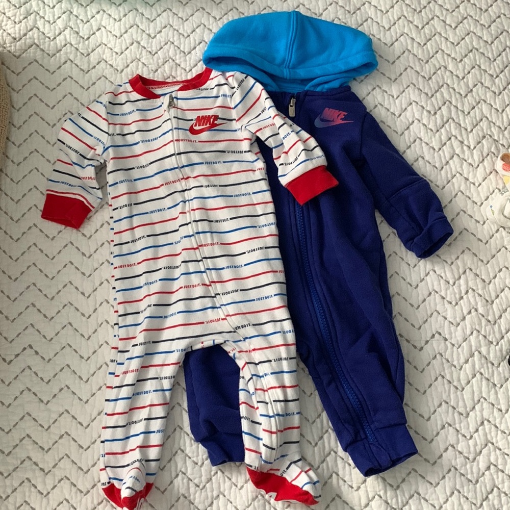 Nike footed onesie & jumpsuit